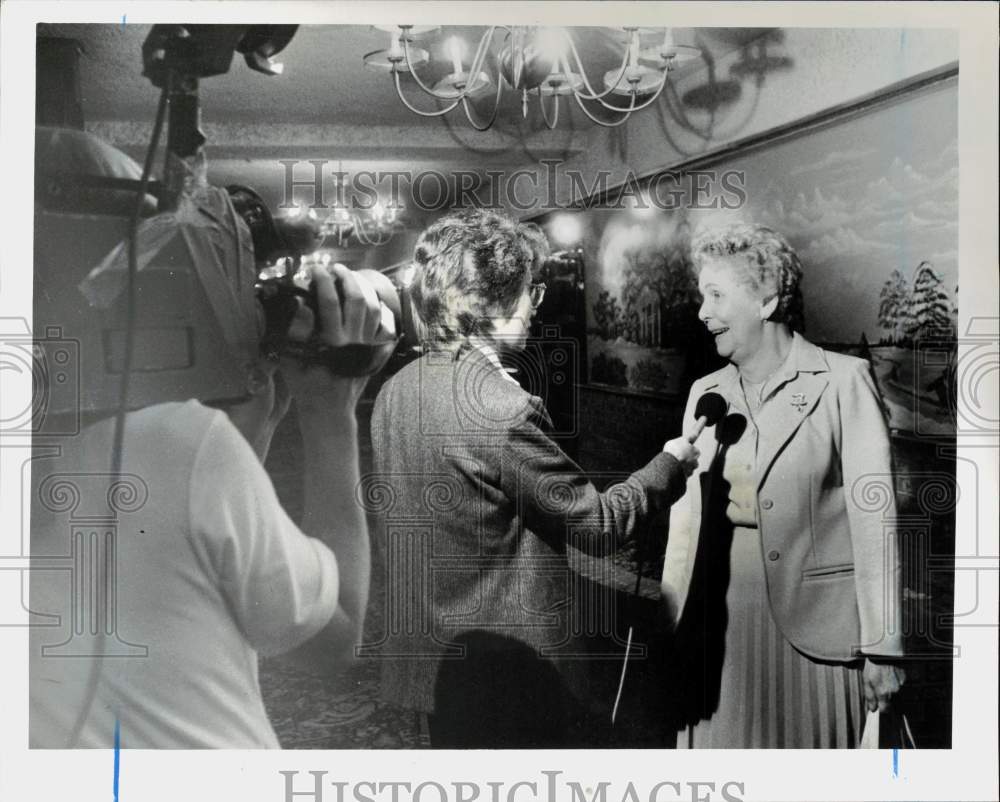 1981 Press Photo Women of Achievement Winner Alice Robinson at Interview- Historic Images