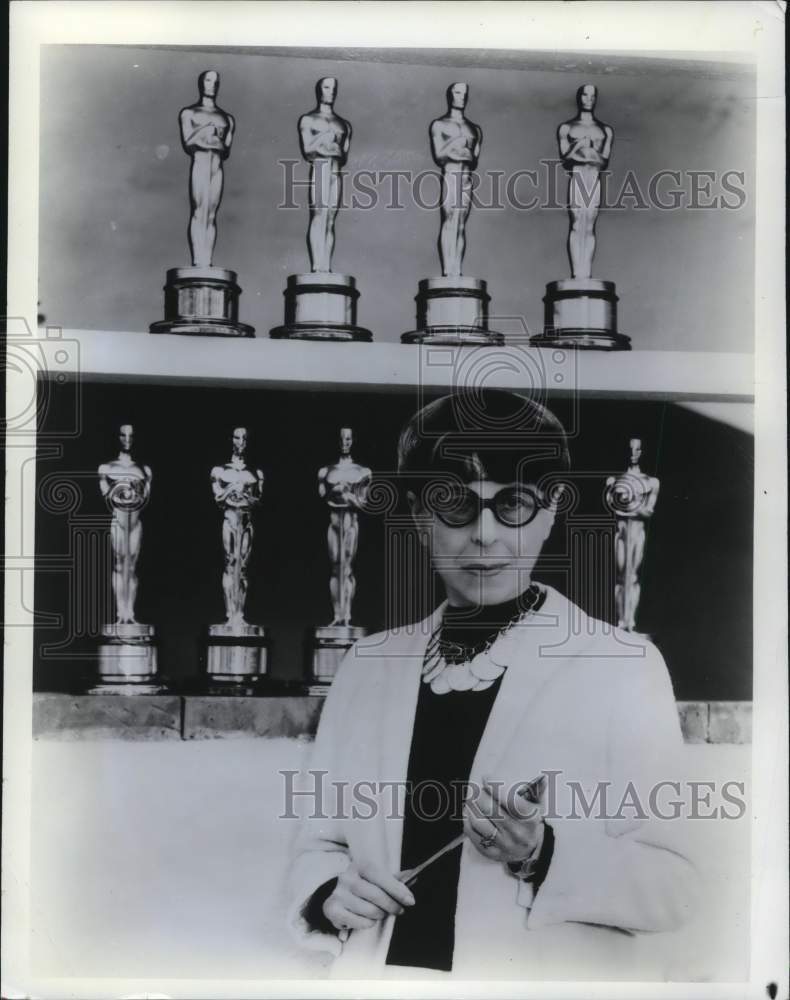 Load image into Gallery viewer, 1978 Press Photo Edith Head, Hollywood Costume Artist with Trophies - six01493
