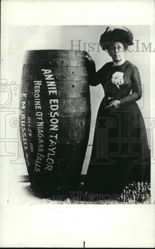 1976 Press Photo Annie Edson Taylor, Heroine of Niagara Falls - six01498- Historic Images
