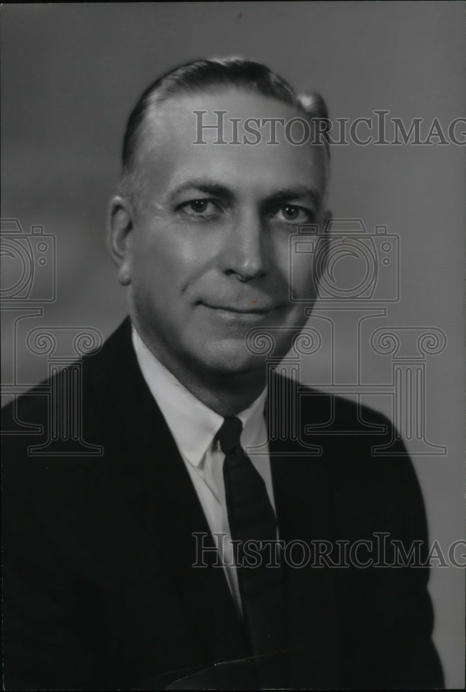 1966 Press Photo Robert N. Brown, Pres. Shadle Center; Old National Bank- Historic Images