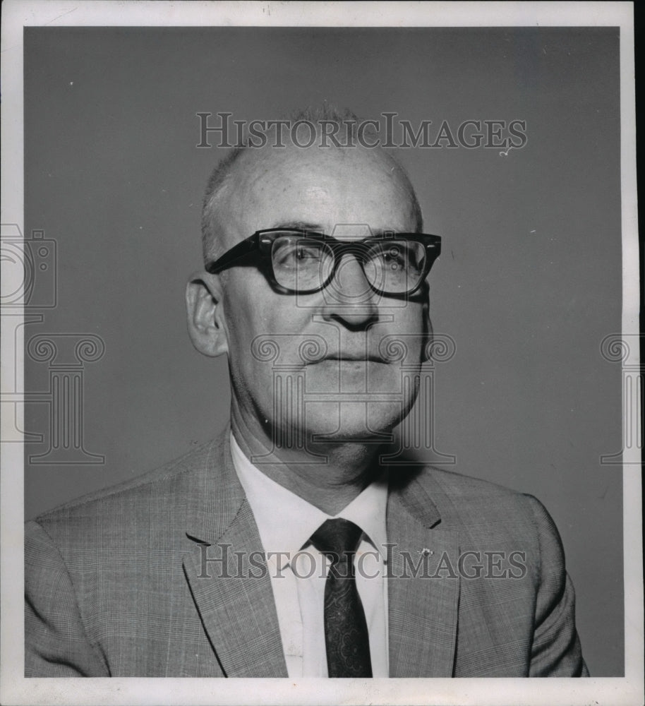 1968 Press Photo Glenn L Guidinger, Property Manager, Washington Trust Bank- Historic Images