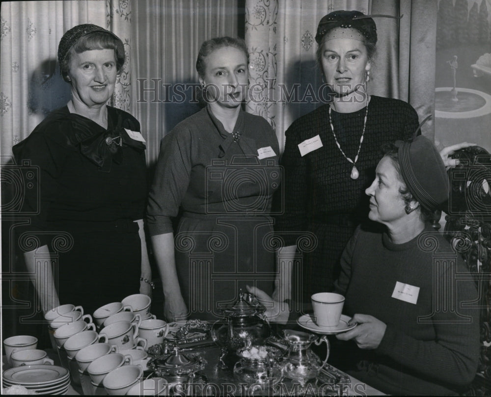 1958 Press Photo Mothers of the women presented at Spokane&#39;s White Cotillion.- Historic Images