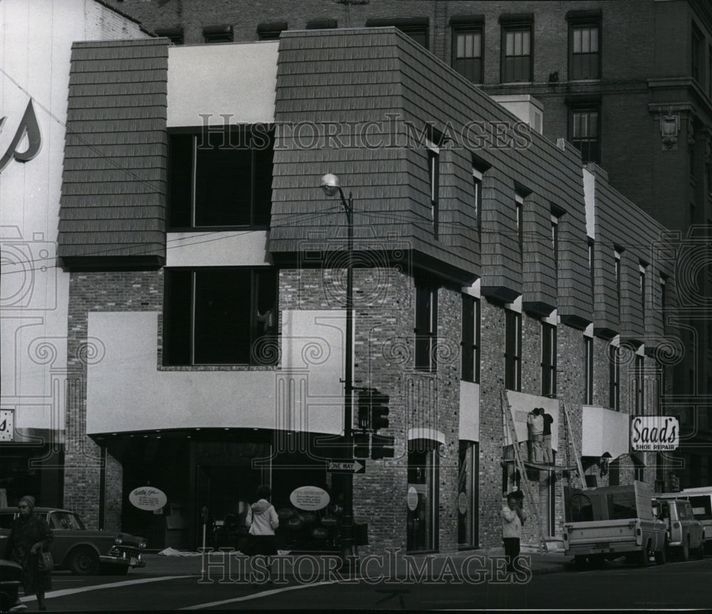 1966 Press Photo Opening tomorrow- A new Spokane shoe store, The Shoe Shop.- Historic Images