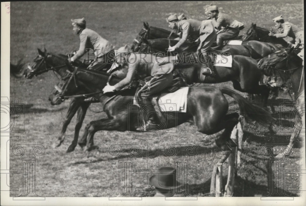 1940 Press Photo Horses at Tor Di Quinto Italy&#39;s Crack Cavalry School- Historic Images