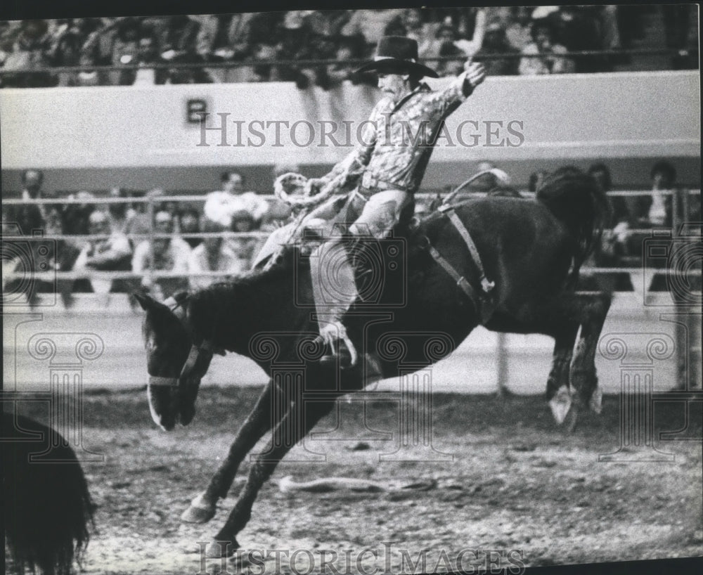 1979 Press Photo Buster Green and Slippin Velvet at Spokane Rodeo ...