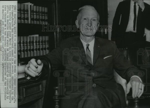 1966 Press Photo Tax Consultant Homer Goshler of Portland, Oregon in ...