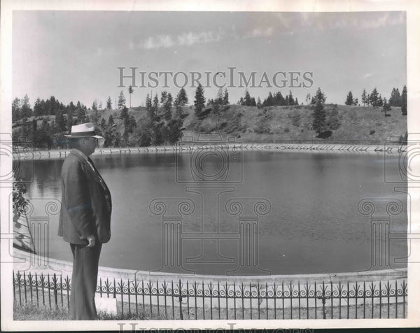 1949 Press Photo Elmo James at the Lincoln Heights Reservoir - spb22240 ...