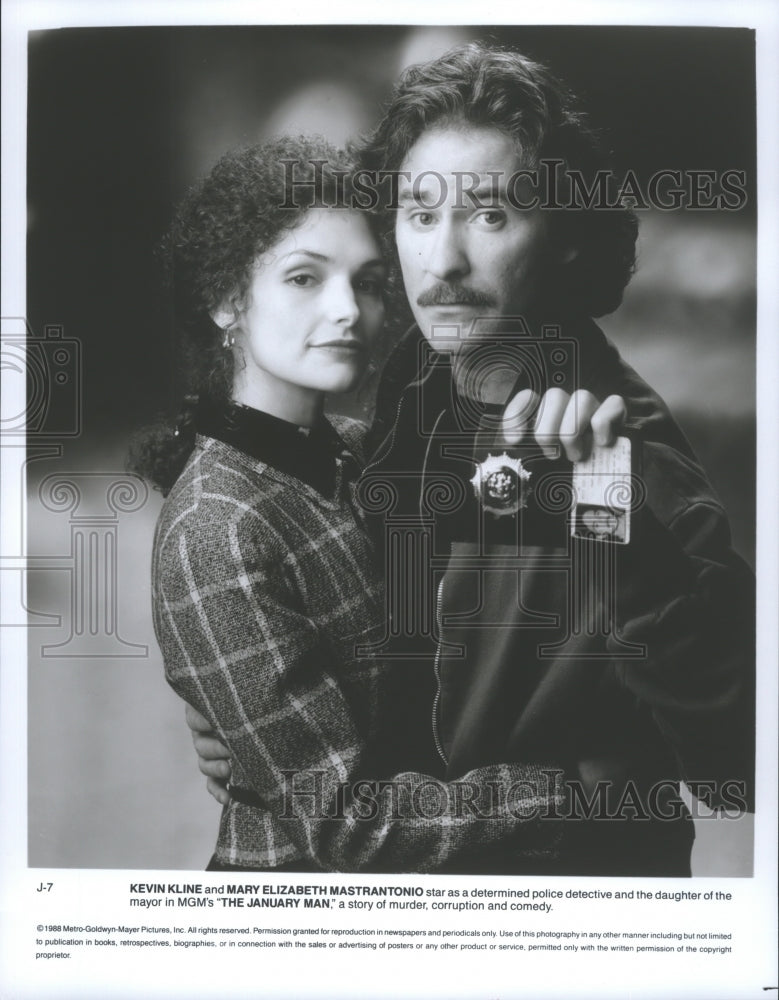 1988 Press Photo Kevin Kline and Mary Elizabeth Mastrantonio in The January Man.- Historic Images