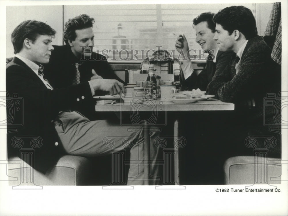 1982 Press Photo Kevin Bacon, Mickey Burke, Daniel Stern & Timothy Day in Diner.- Historic Images