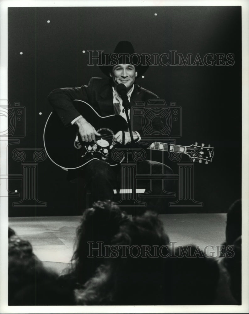 1992 Press Photo Clint Black performs on Hot Country Nights, on NBC. - spp46456- Historic Images