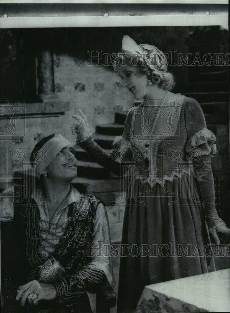 1929 Press Photo Mary Pickford & Douglas Fairbanks in "The Shrew" - spp63890- Historic Images