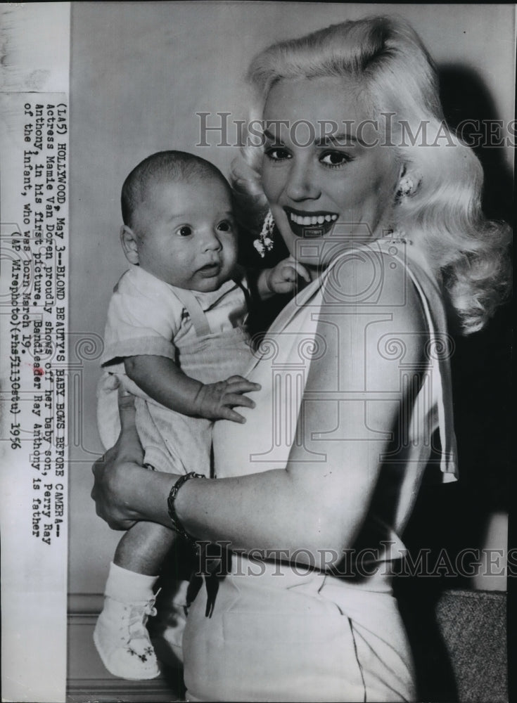 1958 Press Photo Actress Mamie Van Doren with her baby son, Perry - spp64755- Historic Images