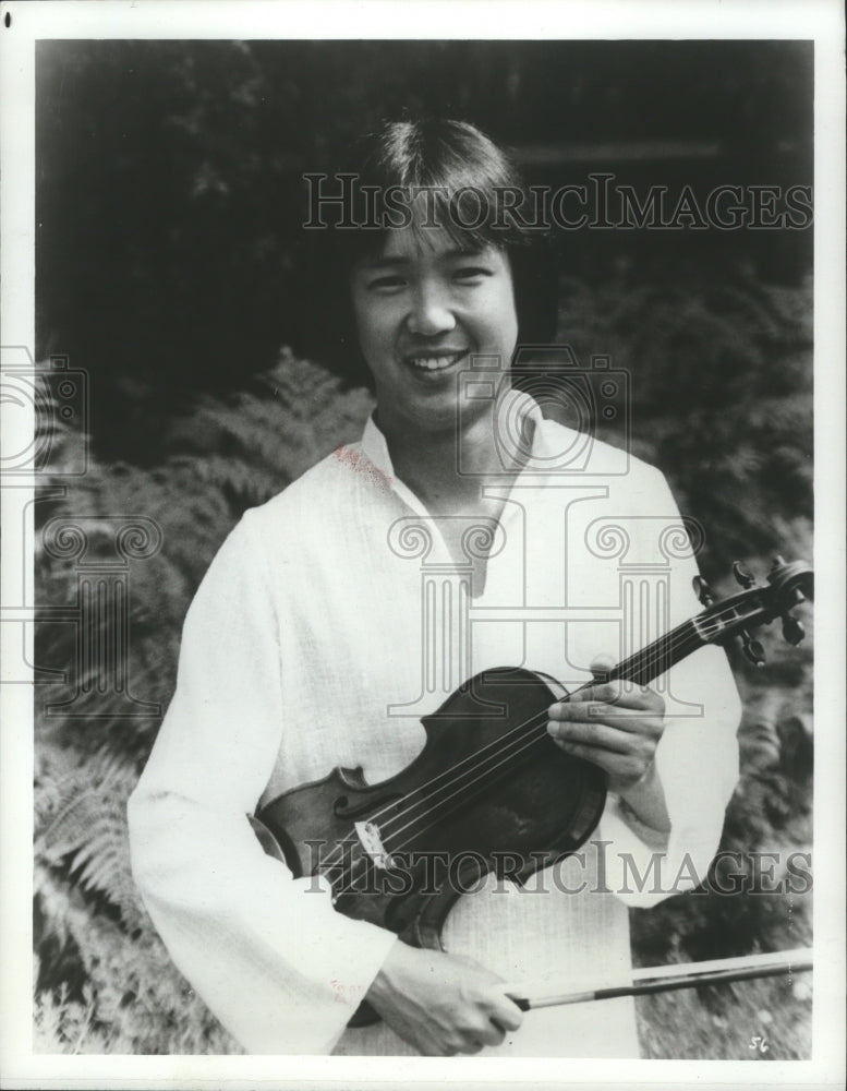 1982 Press Photo Dong-Suk Kang, Violinist - spp67257- Historic Images