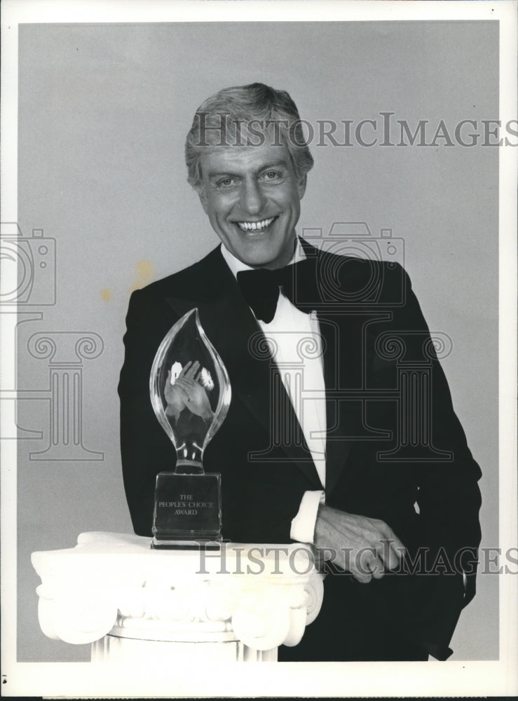 1983 Press Photo Dick Van Dyke in The Ninth Annual People&#39;s Choice Awards- Historic Images