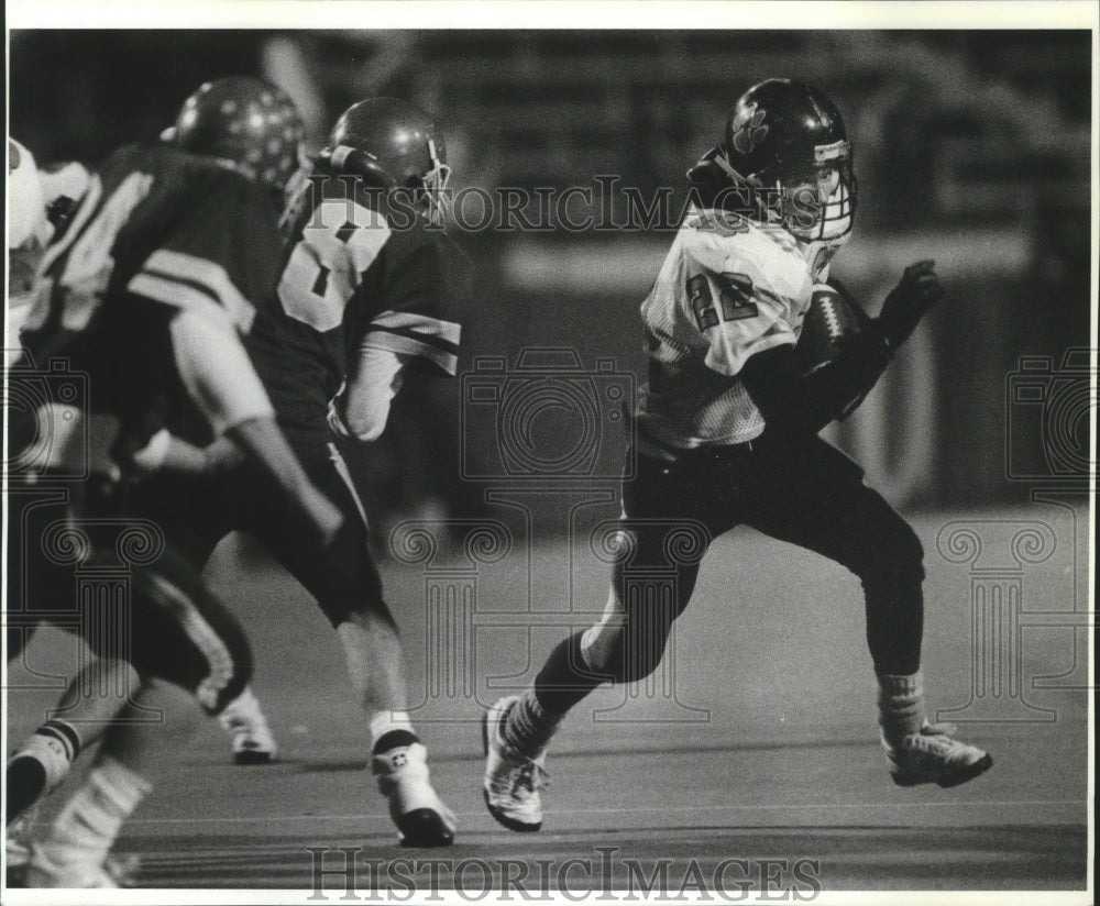 1989 Press Photo Lewis and Clark&#39;s Zach Cole races down the field against Mead- Historic Images