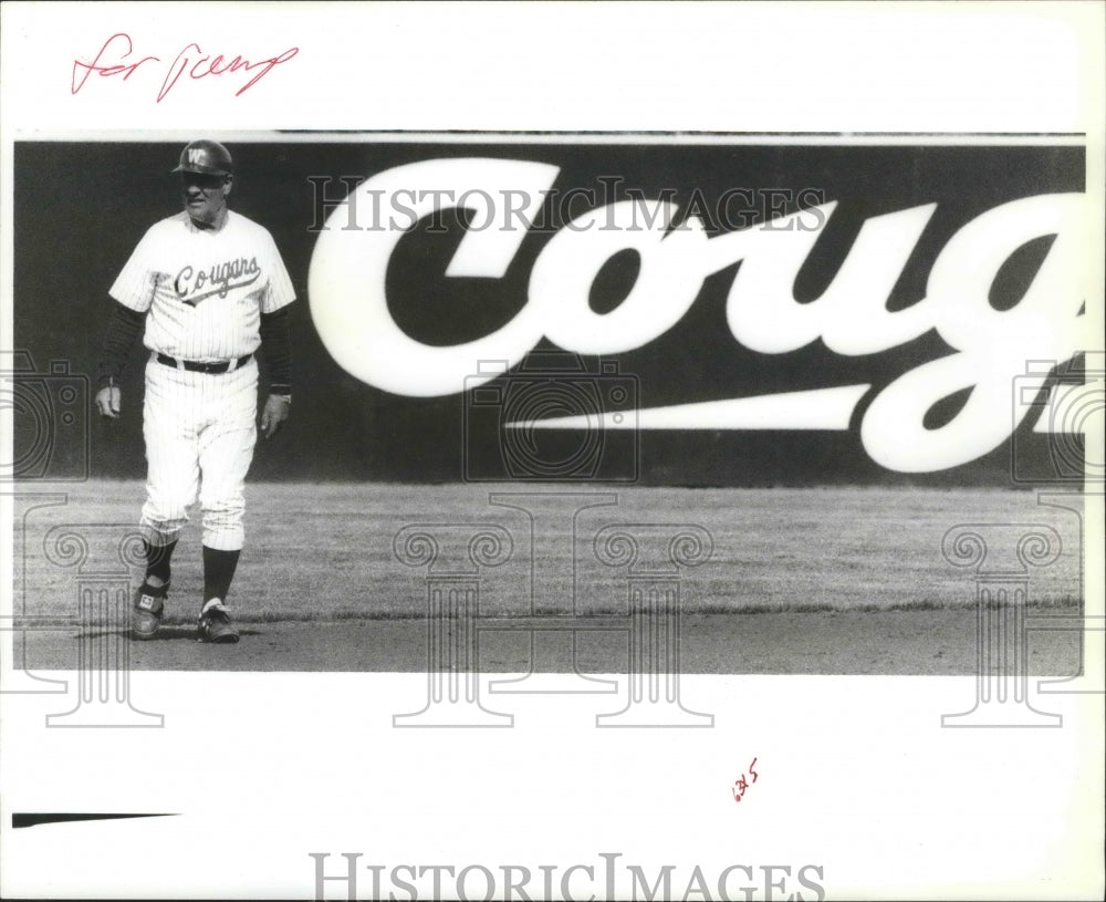 1990 Press Photo Cougar baseball player Chuck Brayton - sps00317- Historic Images