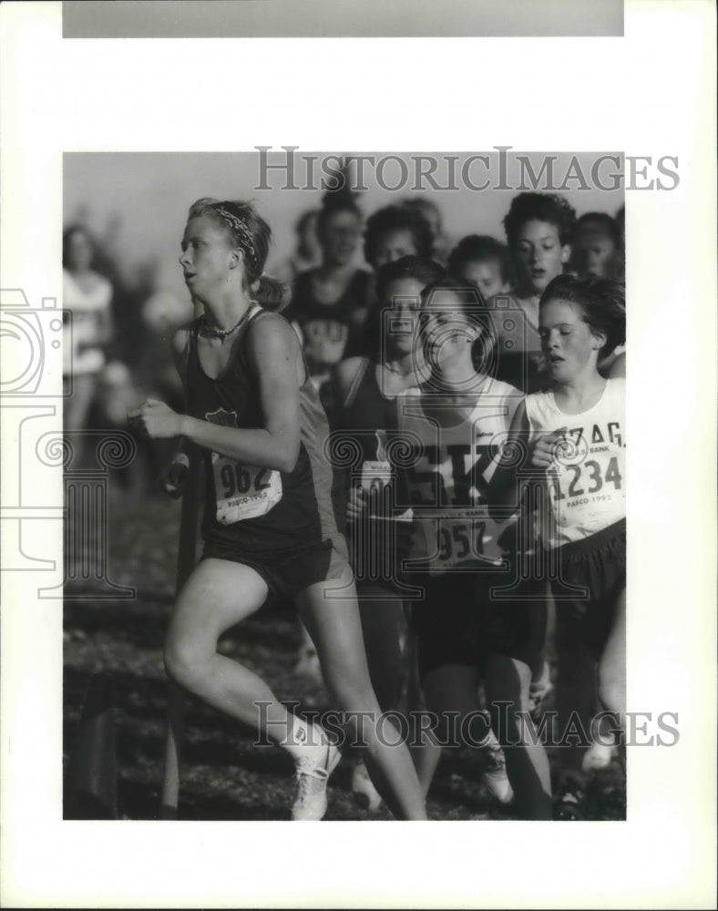 1992 Press Photo U-Hi track star Brooke Daehlin and G-Prep&#39;s Allison Rockwell- Historic Images