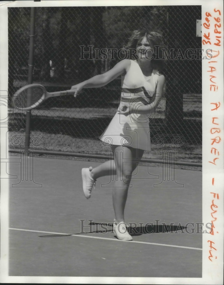 1976 Press Photo Tennis star Diane Aubrey practices her swing - sps00528- Historic Images