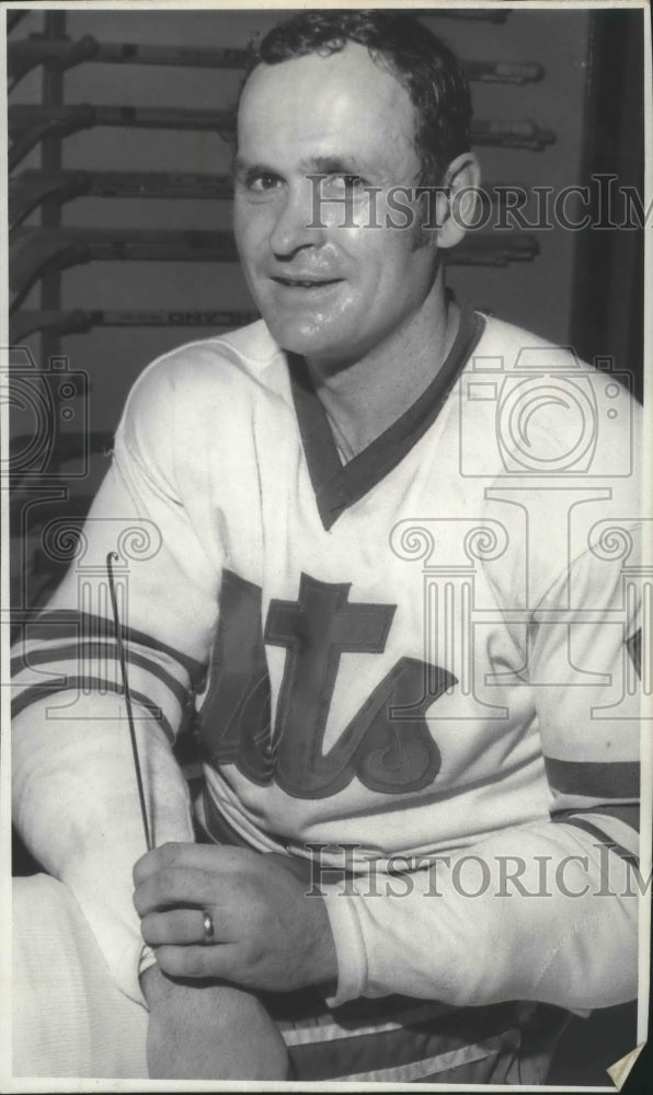 1973 Press Photo Hockey player Vince Collins - sps00870- Historic Images