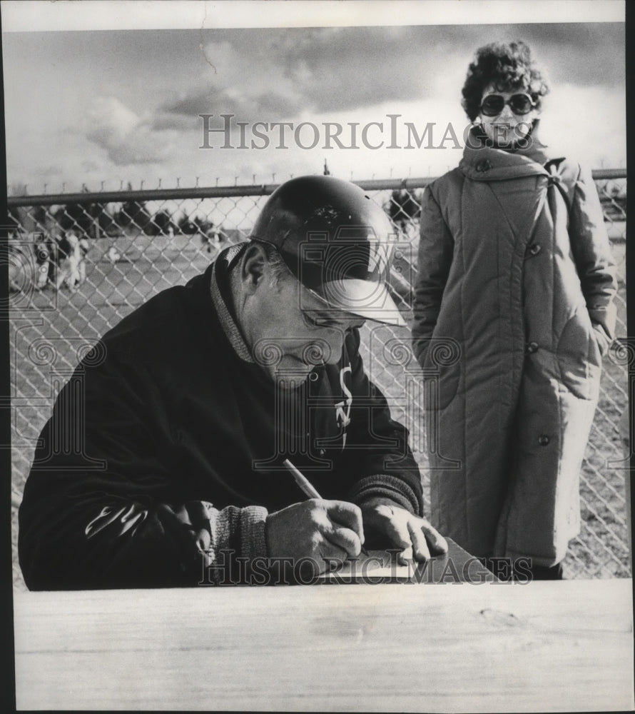 1980 Press Photo Baseball coach Chuck &quot;Bobo&quot; Brayton with wife, Ilene - sps01297- Historic Images