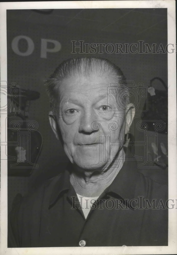 1976 Press Photo Bowler Fred Converse - sps01361- Historic Images