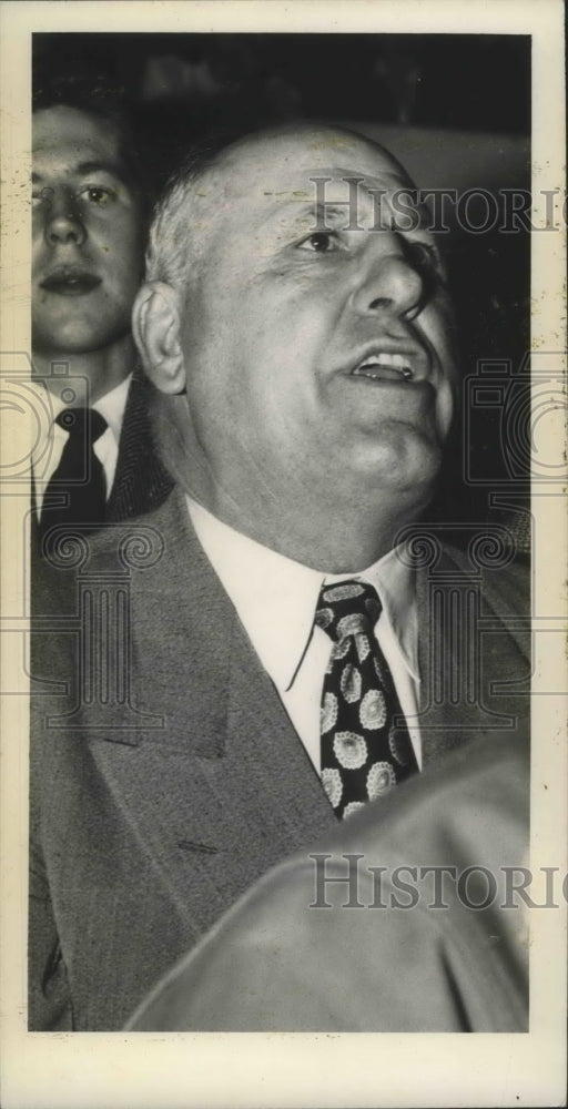 Press Photo Buck is disgusted - sps01489- Historic Images