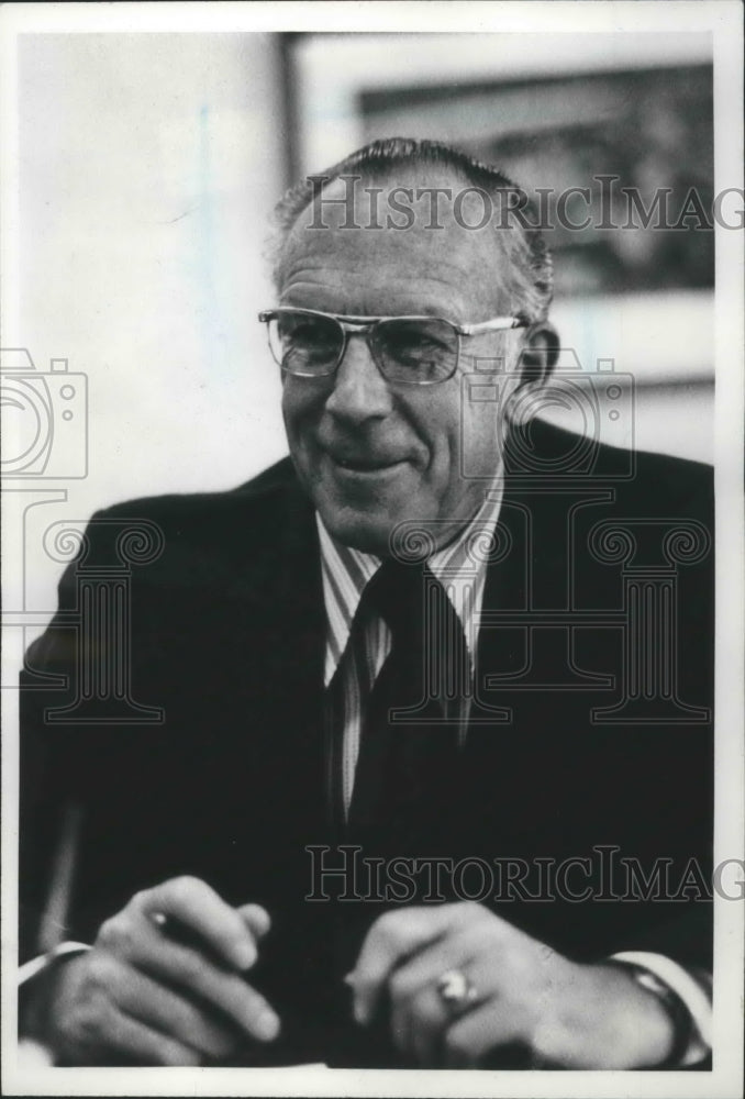 1984 Press Photo Athletic Director Stan Bates - sps01528- Historic Images