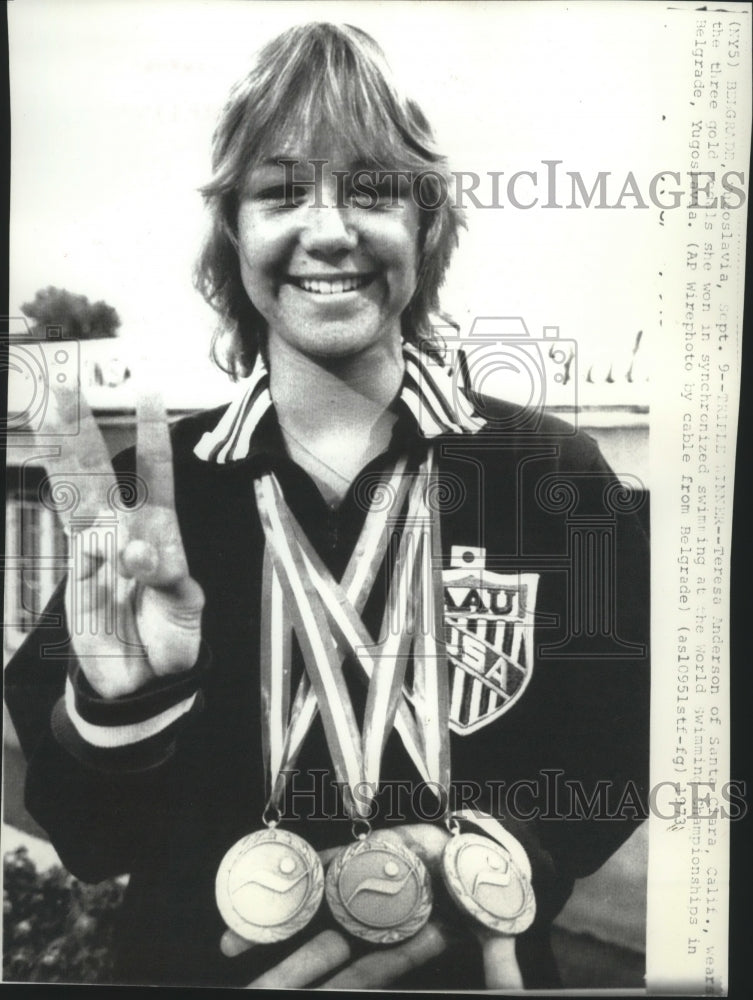 1973 Press Photo Teresa Anderson shows her World Swimming Championships medals- Historic Images