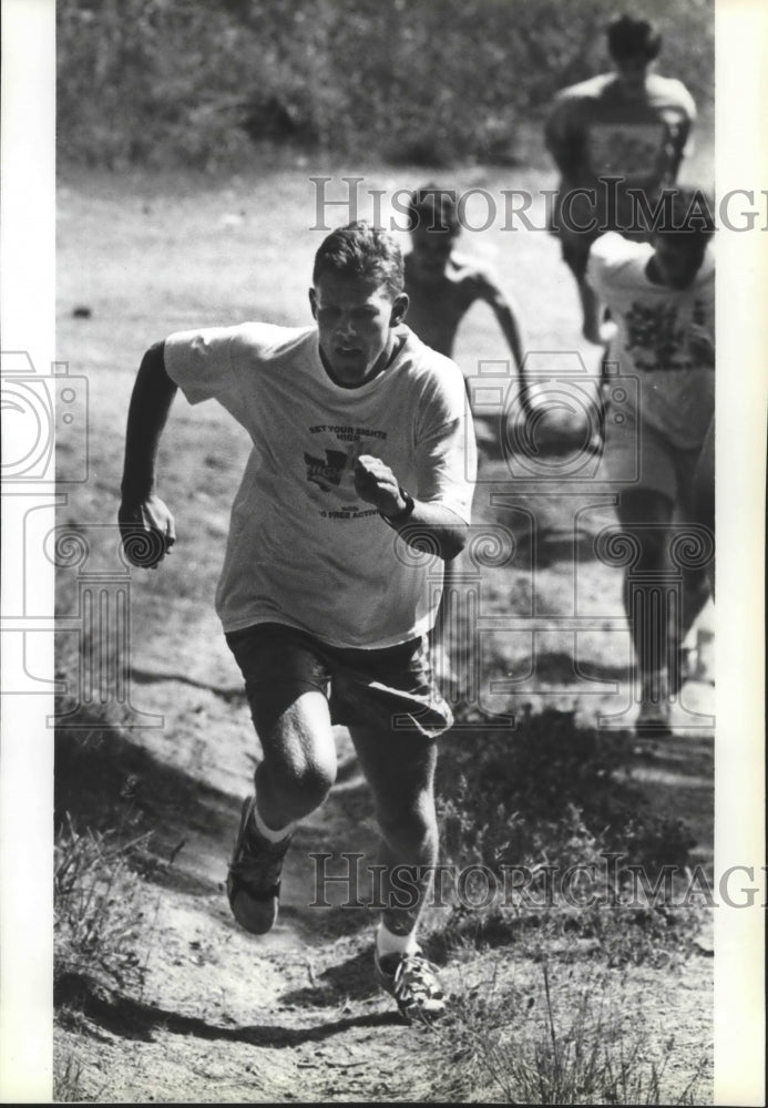 1992 Press Photo East Valley middle-distance runner Jared Anderson - sps01830- Historic Images