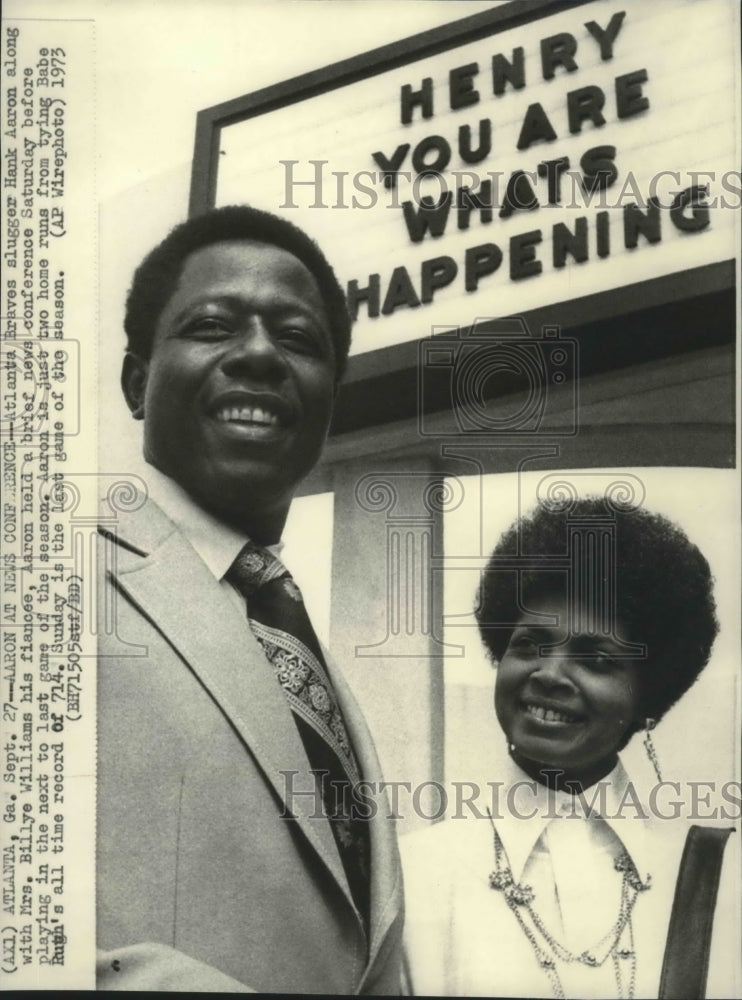 1973 Press Photo Atlanta Braves slugger Hank Aaron &amp; his fiancee Billye Williams- Historic Images