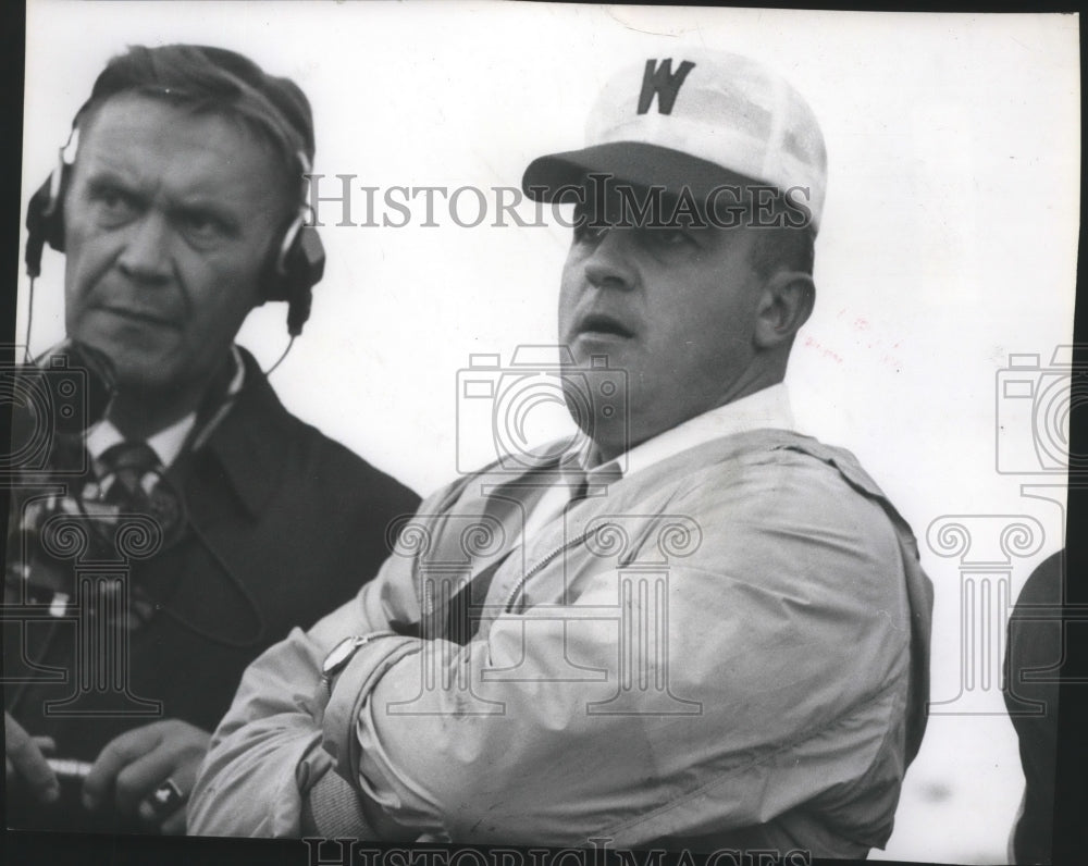 1966 Press Photo Bert Clark-Washington State University Football Coach at Field- Historic Images