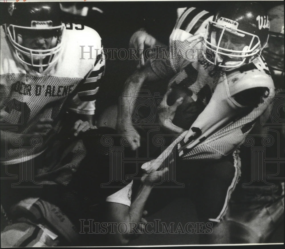 1989 Press Photo Coeur d&#39;Alene Vikings football player, Rich Donohue, in action- Historic Images