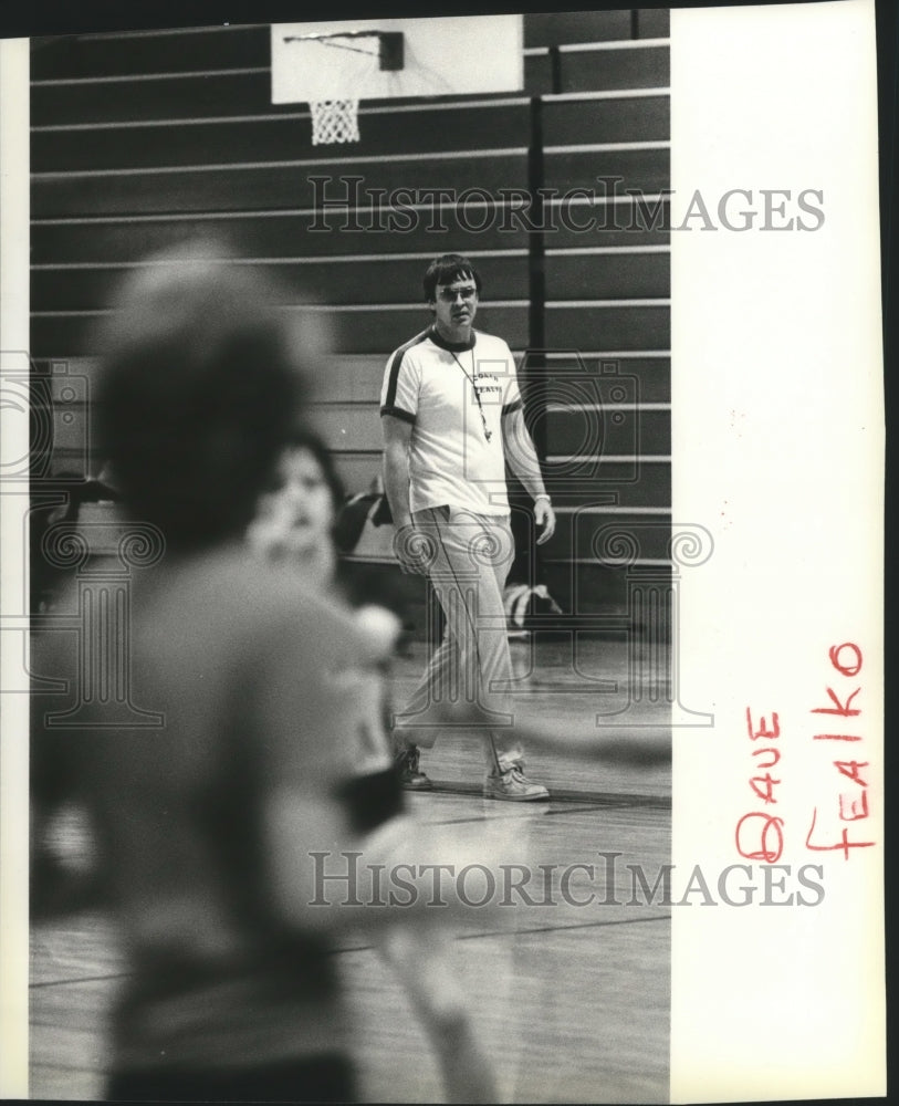 1984 Press Photo Coeur d&#39;Alene Girls Basketball Coach, Dave Fealko - sps02492- Historic Images