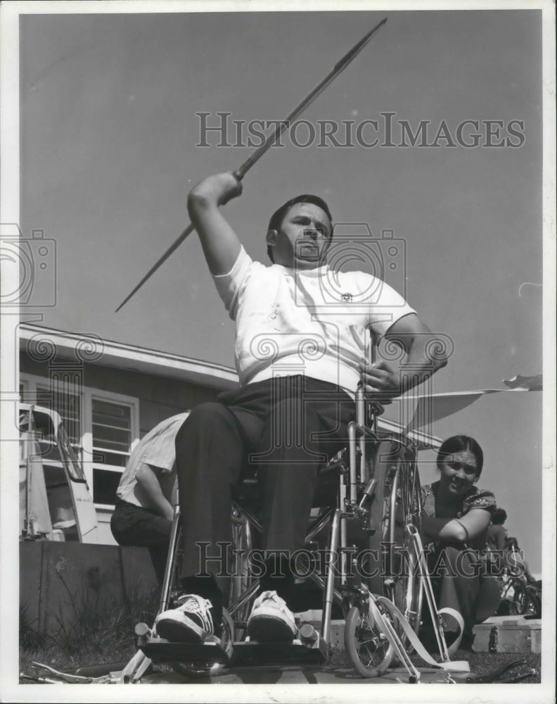 1974 Press Photo Bill Donahue-Track Athlete Preparing to Throw Javelin- Historic Images