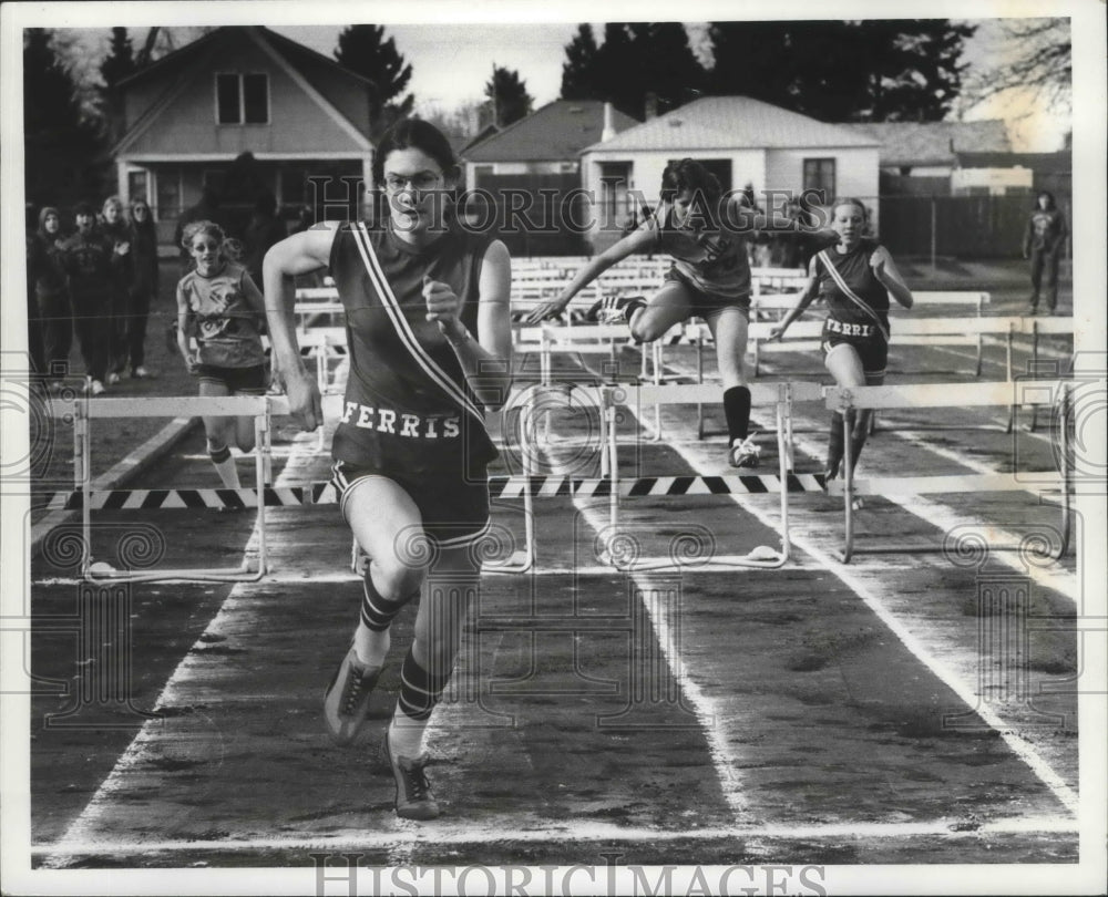 1976 Press Photo Ferris unbeaten track &amp; field athlete, Lynn Kinney - sps03037- Historic Images