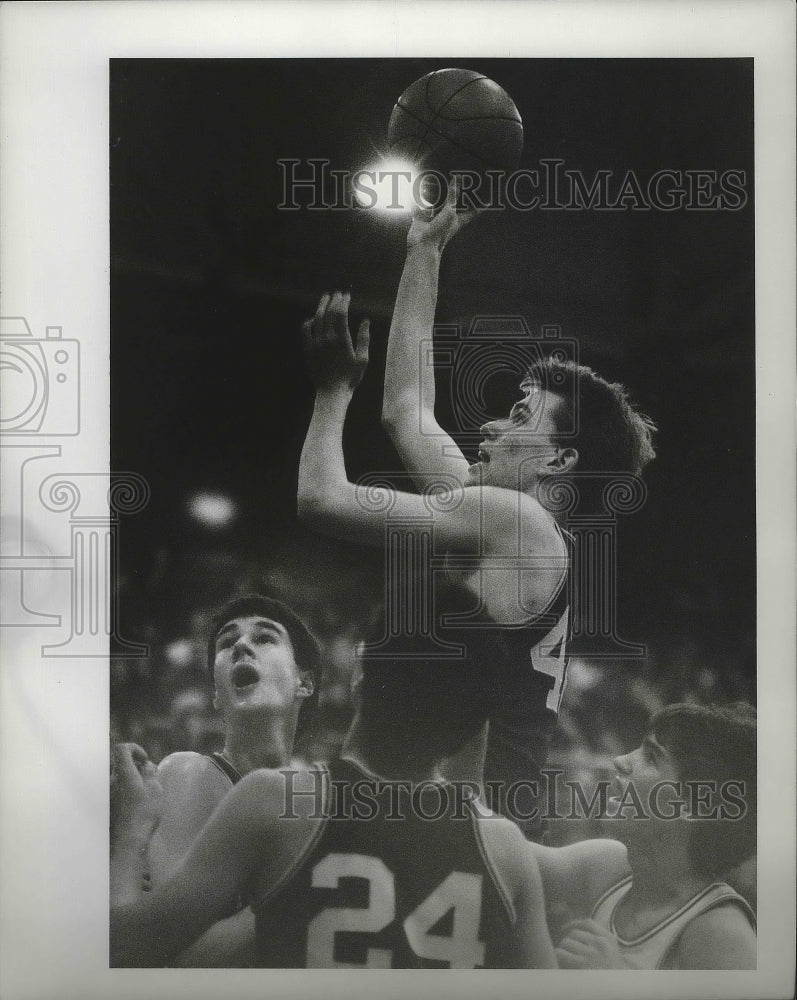 1985 Press Photo University High basketball player #42, Sean Jonz - sps03675- Historic Images