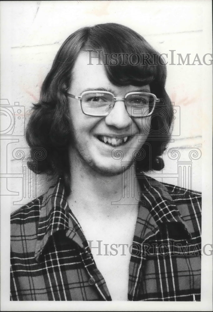 1976 Press Photo Bowler Doug Faulkner - sps04892- Historic Images