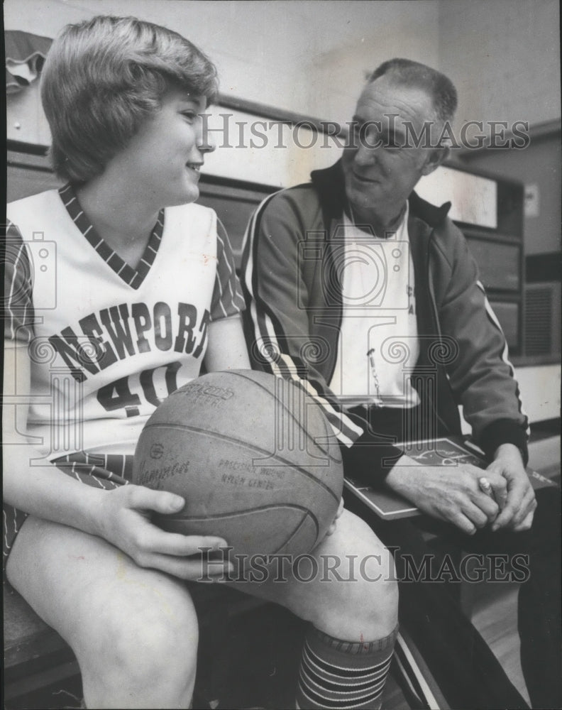 1978 Press Photo Basketball coach Bill Hays and daughter Paula - sps05283- Historic Images