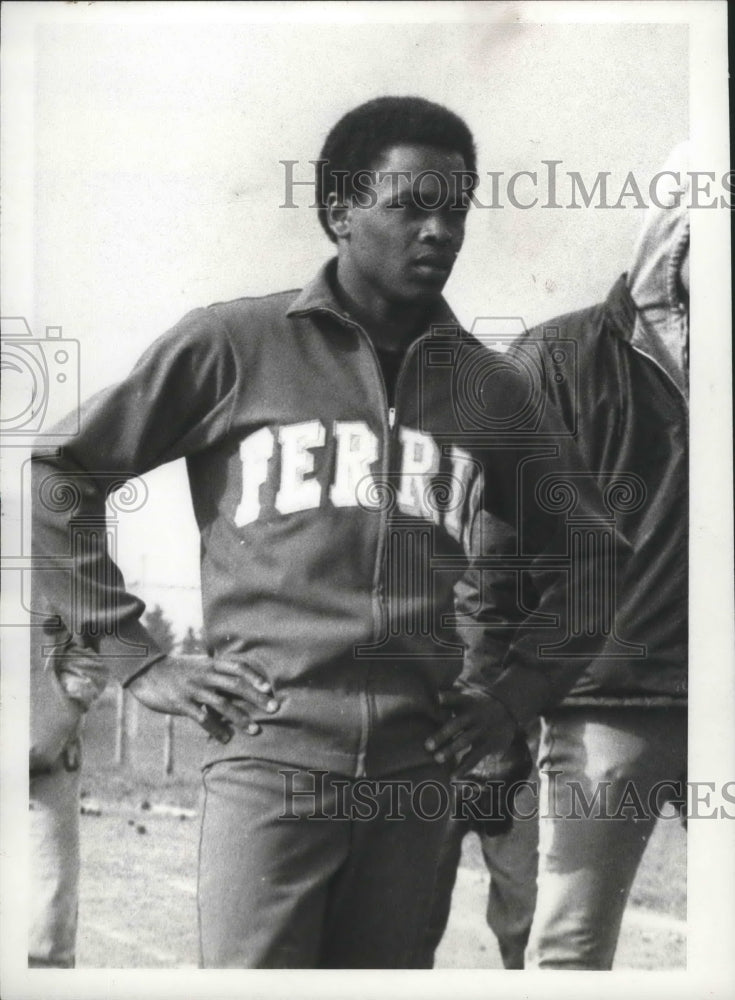 1968 Press Photo Ferris track and field athlete, Larry Goncalves - sps05619- Historic Images