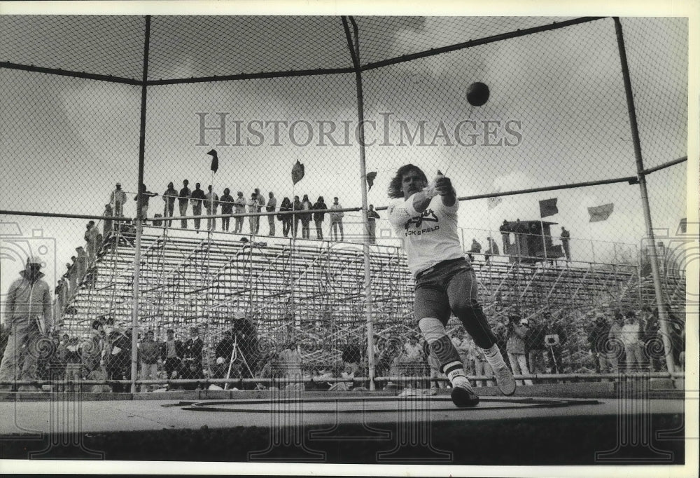 1986 Press Photo WSU track &amp; field hammer thrower, Tore Gustafsson, in action- Historic Images