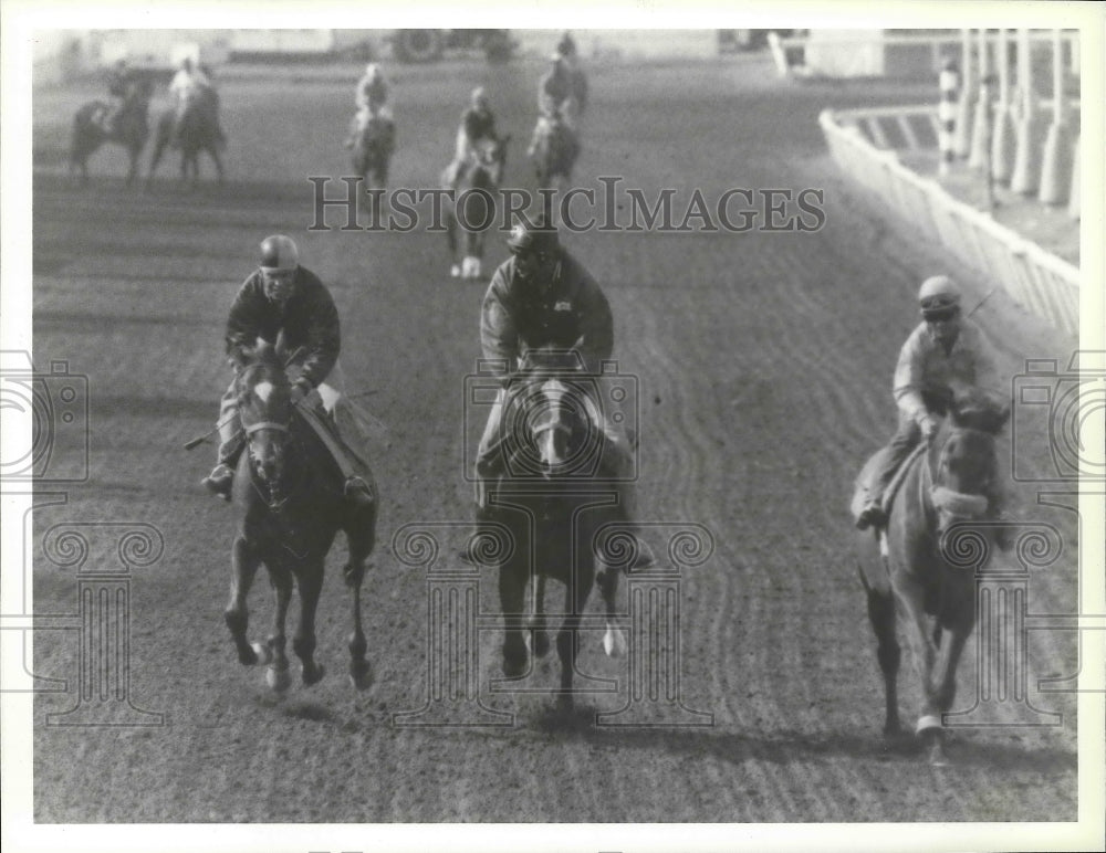 1989 Press Photo Jockeys in horse racing action at the Playfair race track- Historic Images