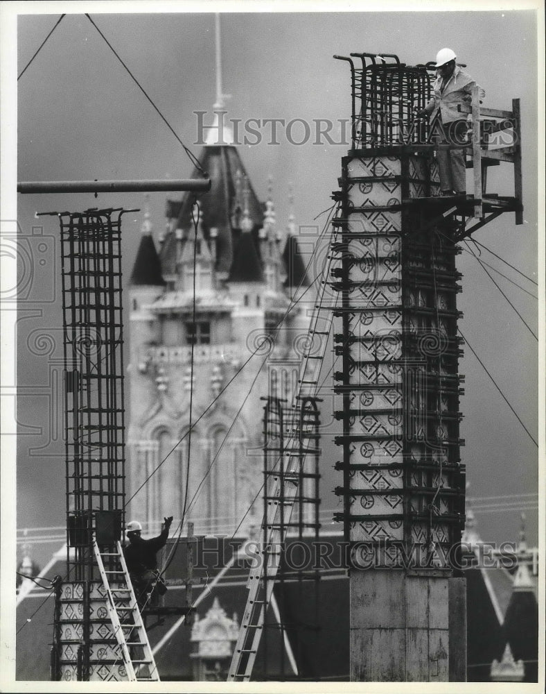 1994 Press Photo Construction continues on Spokane Veterans Memorial Arena- Historic Images