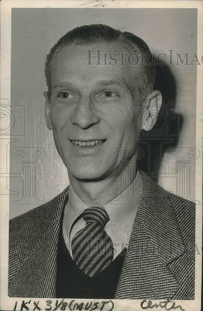 1957 Press Photo Lewis and Clark basketball coach, Squinty Hunter - sps06798- Historic Images