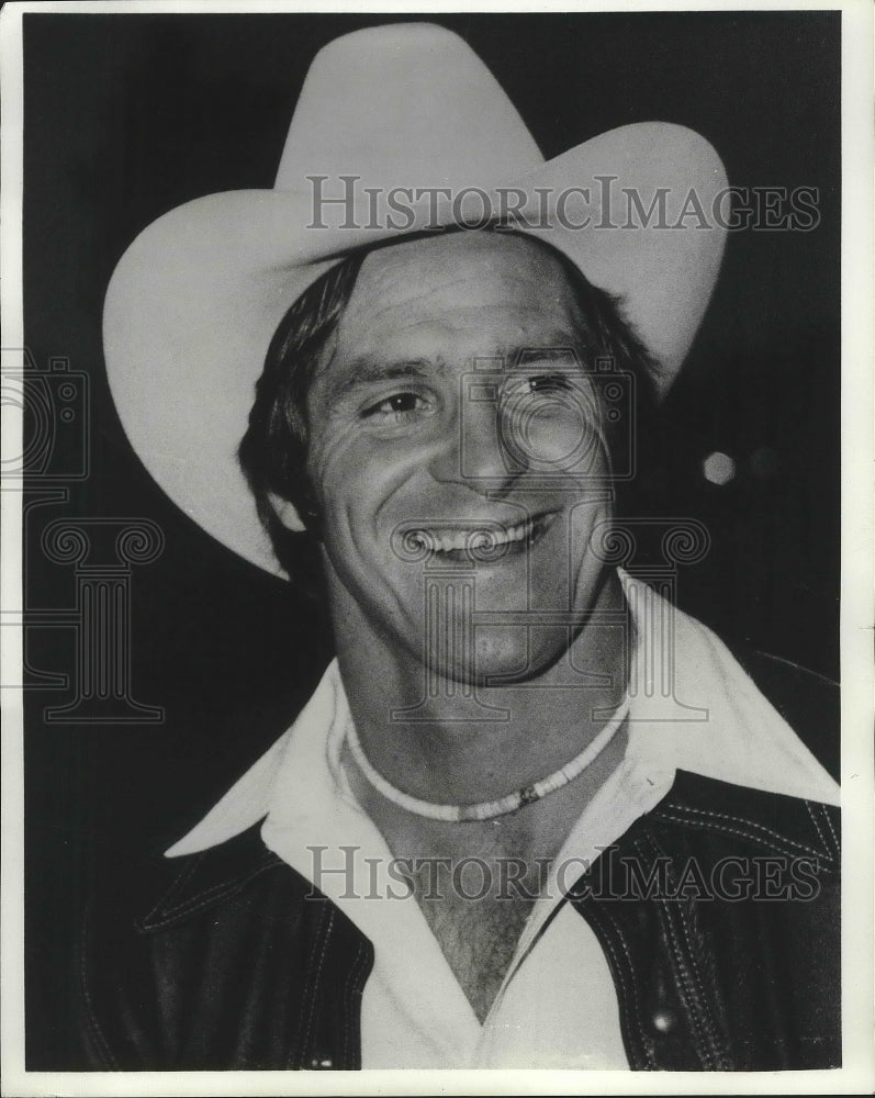 1975 Press Photo Former Dallas Cowboys football fullback, Walt Garrison- Historic Images