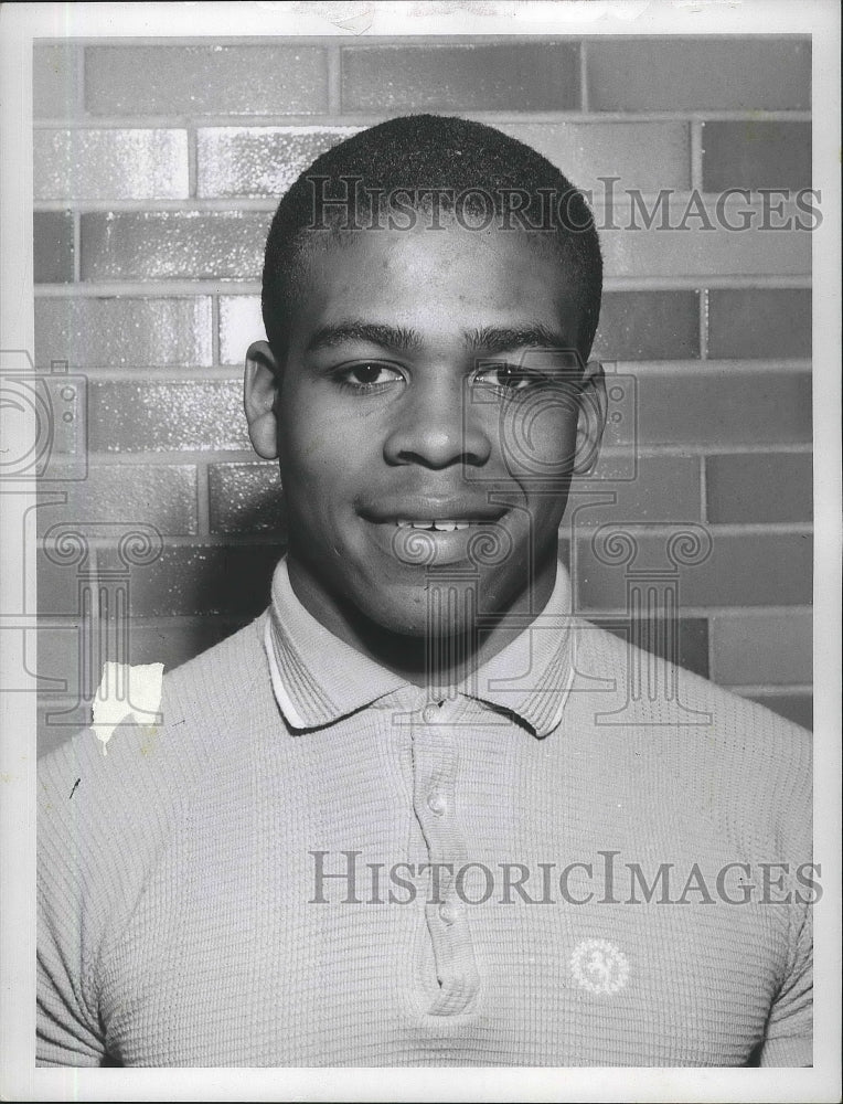 1961 Press Photo WSU football player, William Gaskins, smiles for photo- Historic Images