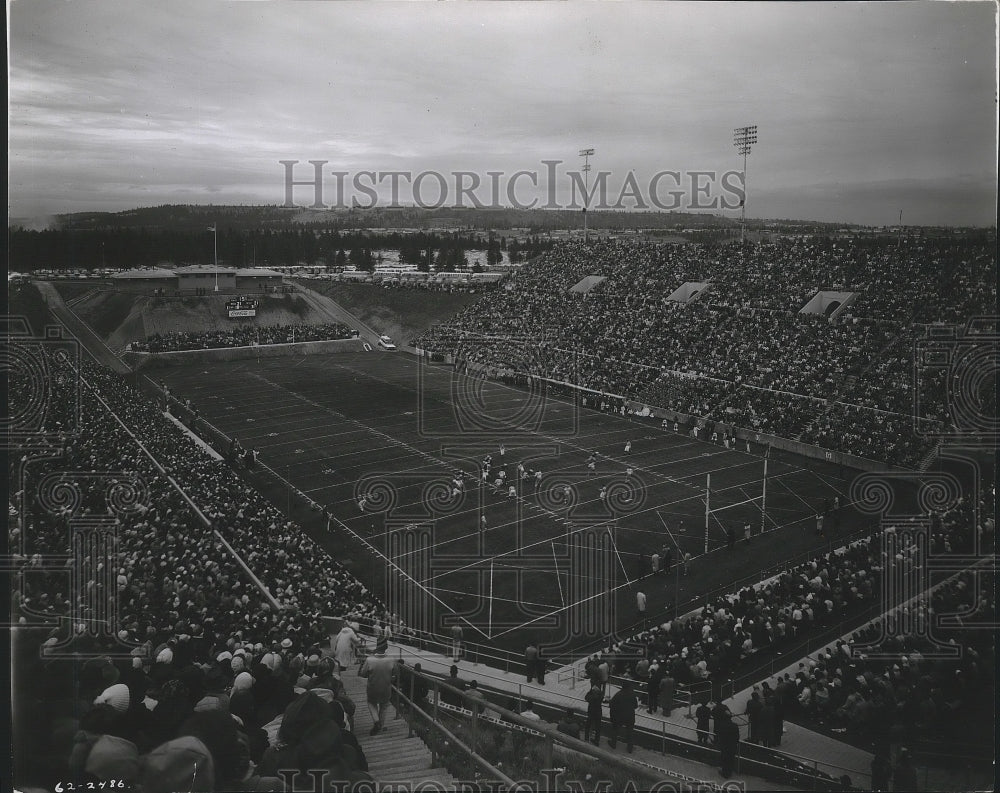 1976 Press Photo A packed crowd watching a game at Spokane stadium - sps07233- Historic Images