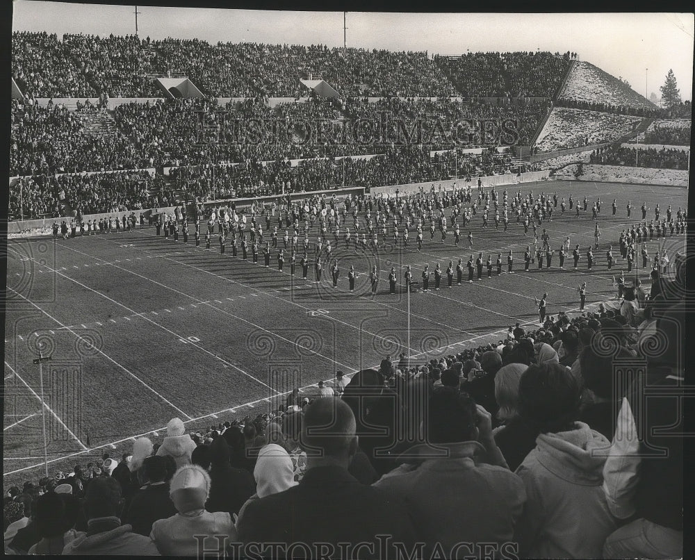 1964 Press Photo WSU and UW marching bands perform at the Joe Albi Stadium- Historic Images