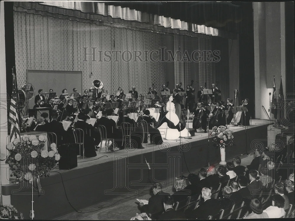 1955 Press Photo Patrice Munsel performs at dedication of Spokane&#39;s Coliseum- Historic Images