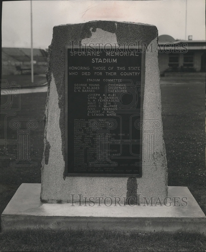 1954 Press Photo A monument dedicated at Spokane&#39;s Memorial stadium, Washington- Historic Images