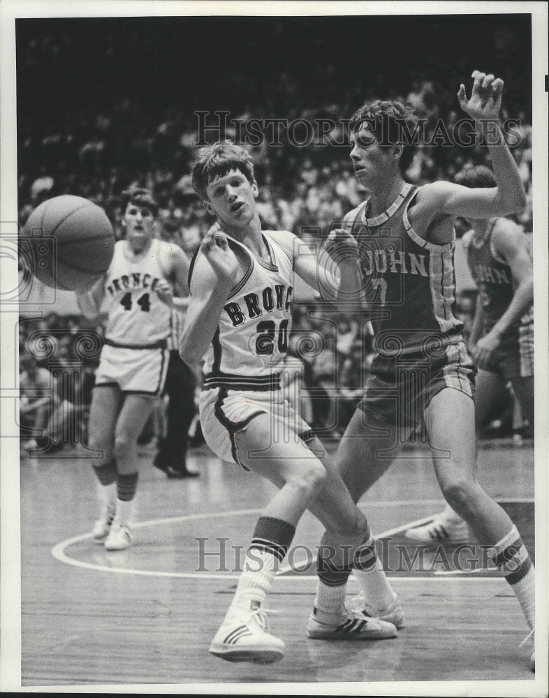 1977 Press Photo Ritzville basketball player Jay Humphrey in action - sps08103- Historic Images